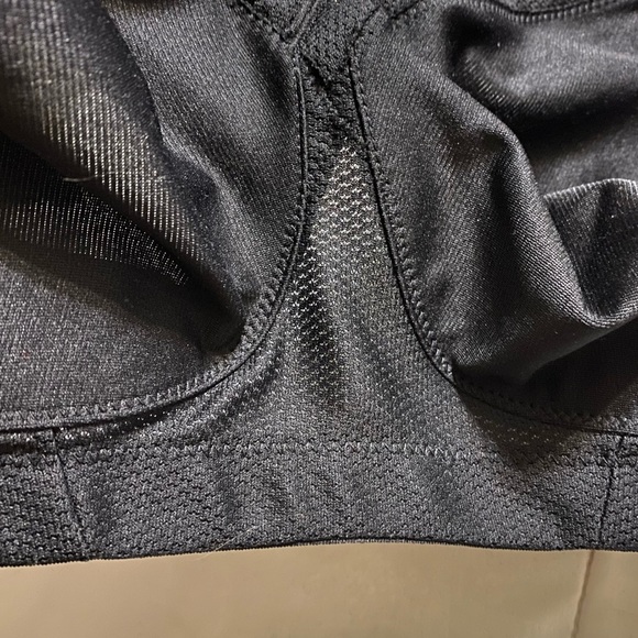 NEW Glamorise The Ultimate Full Figure Soft Cup Black Sports Bra 1006 44B NWT - Picture 7 of 13